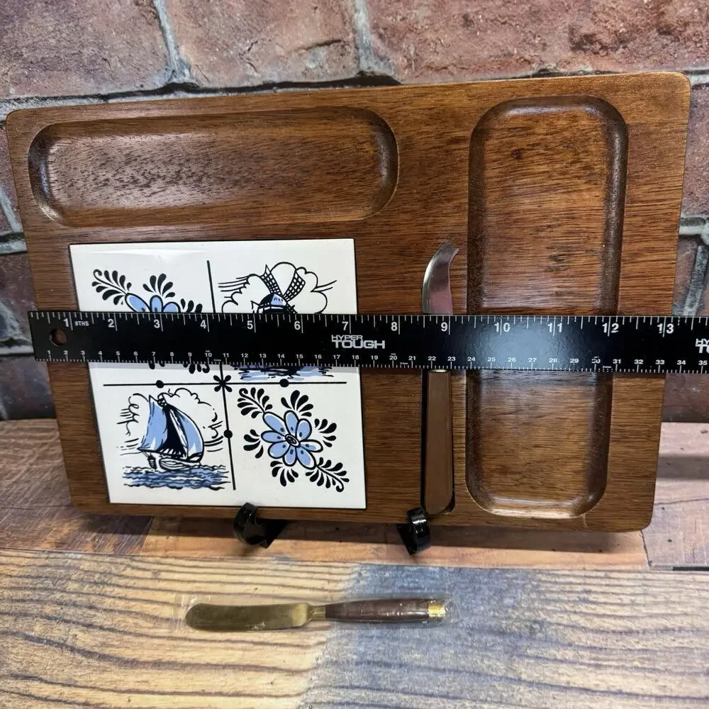 Vtg Delft Style Ceramic Tile Wood Cheese Tray Charcuterie Board 2‎ Knives MCM